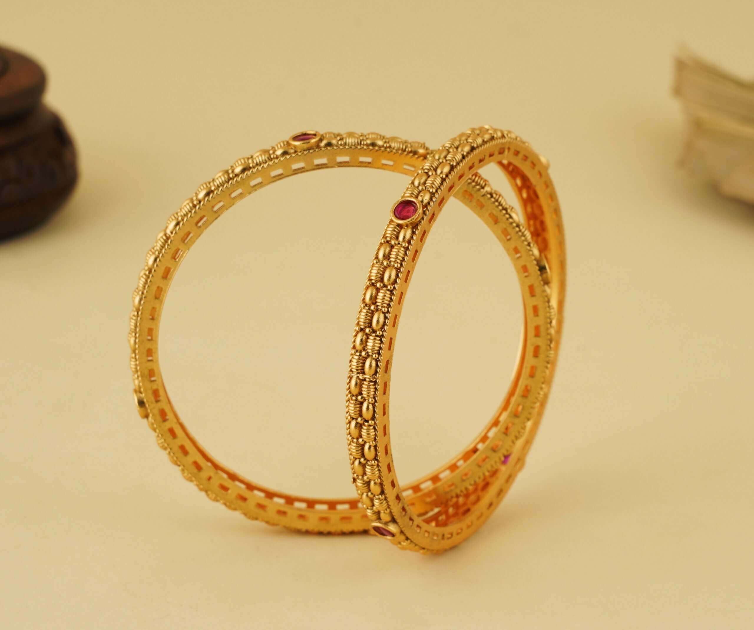 ANTIQUE GOLD PLATED STONE BANGLE SET
