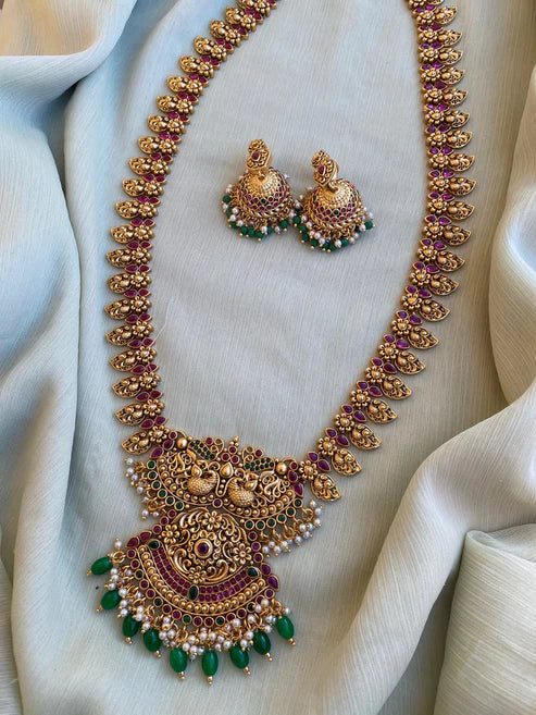 Guttaspusalu peacock Long Haram with earrings