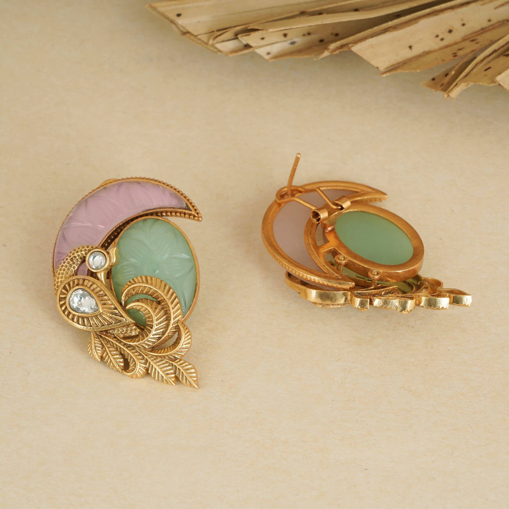 PEACOCK INSPIRED BOLD STONE STUD