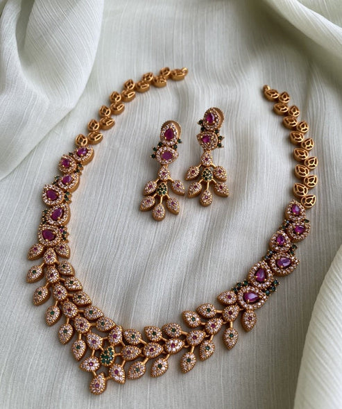 Stone Leaf Motif Necklace With Earrings