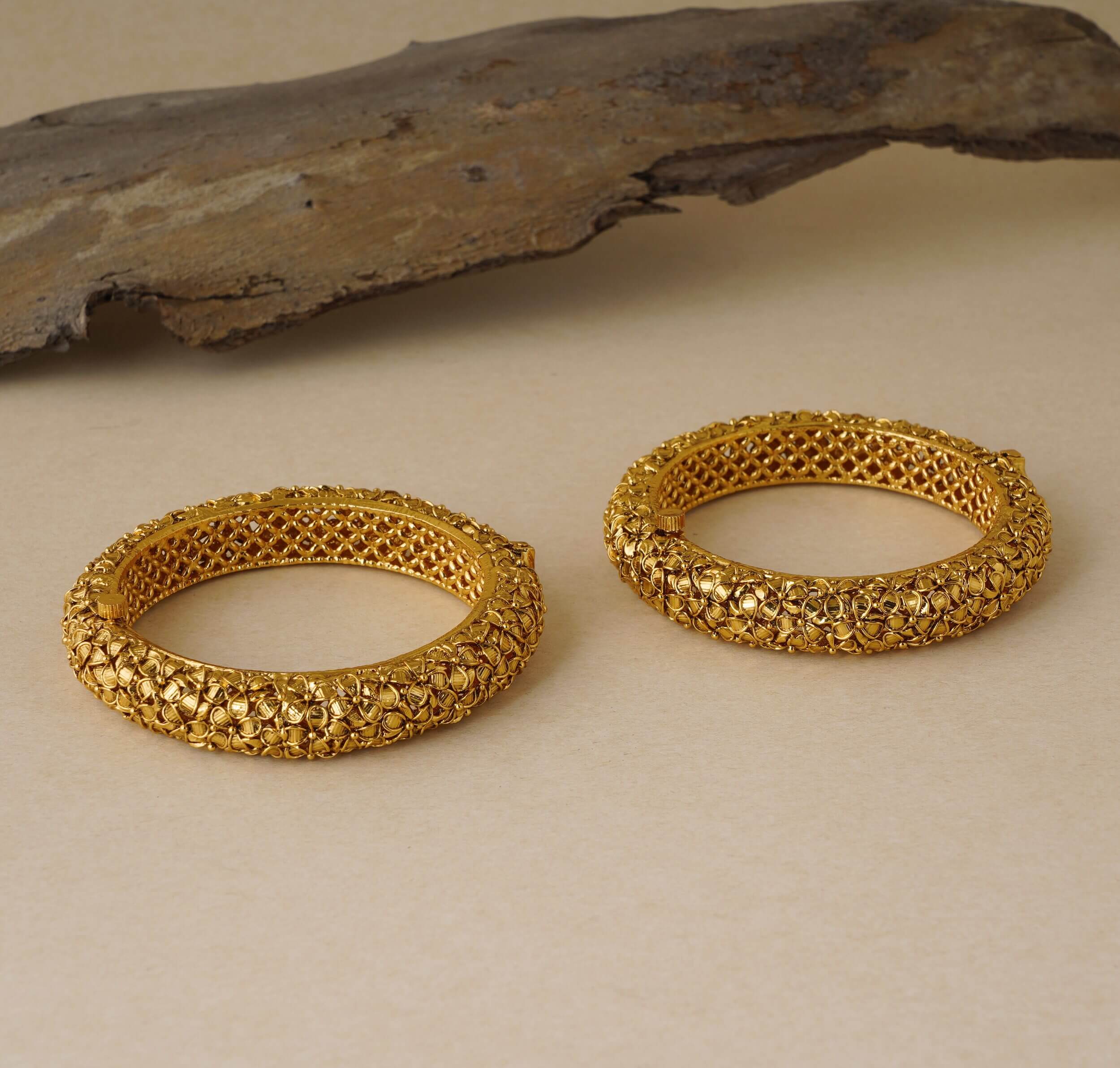 ANTIQUE GOLD LEAF BANGLE SET