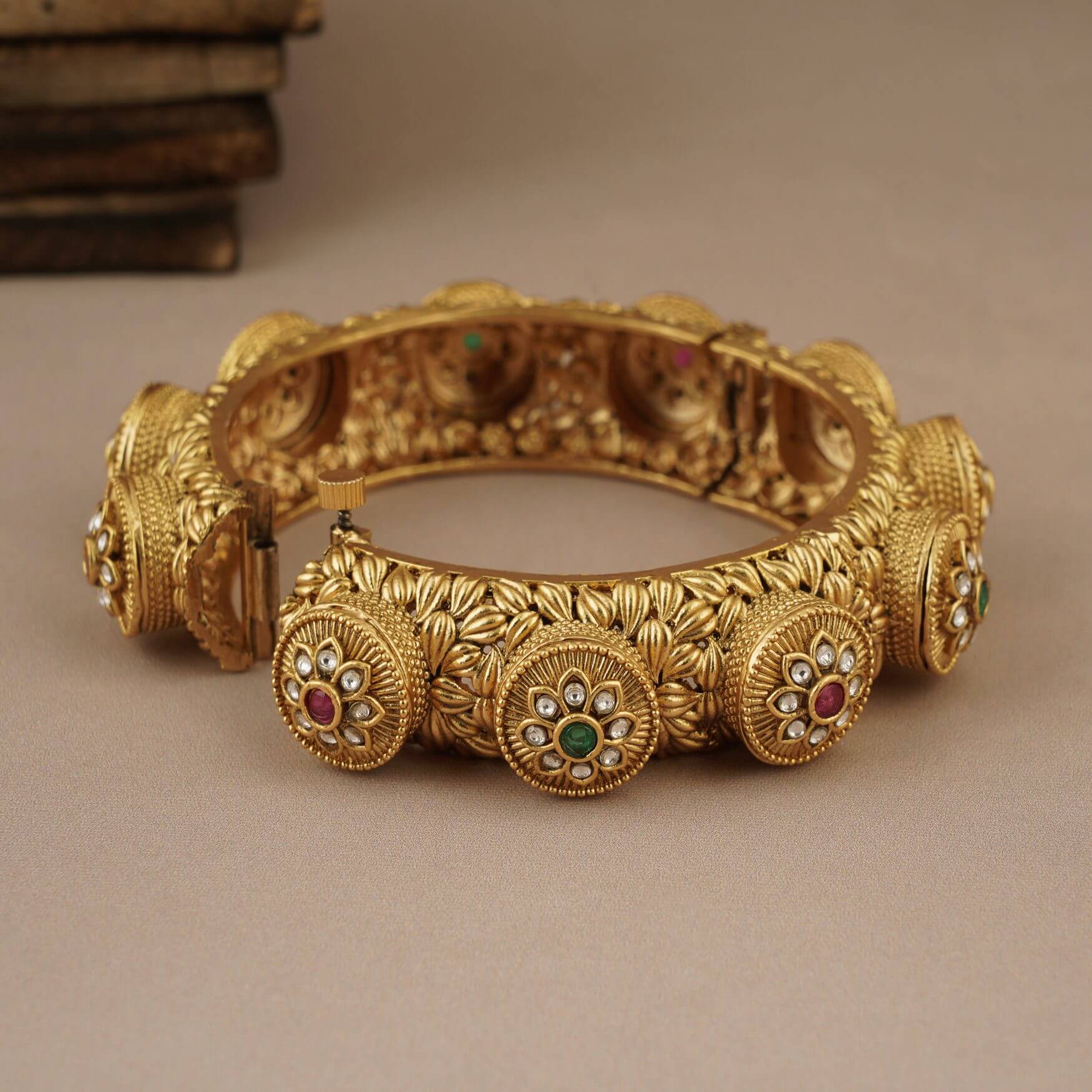 LEAF MOTIF GOLD PLATED STONE KADA