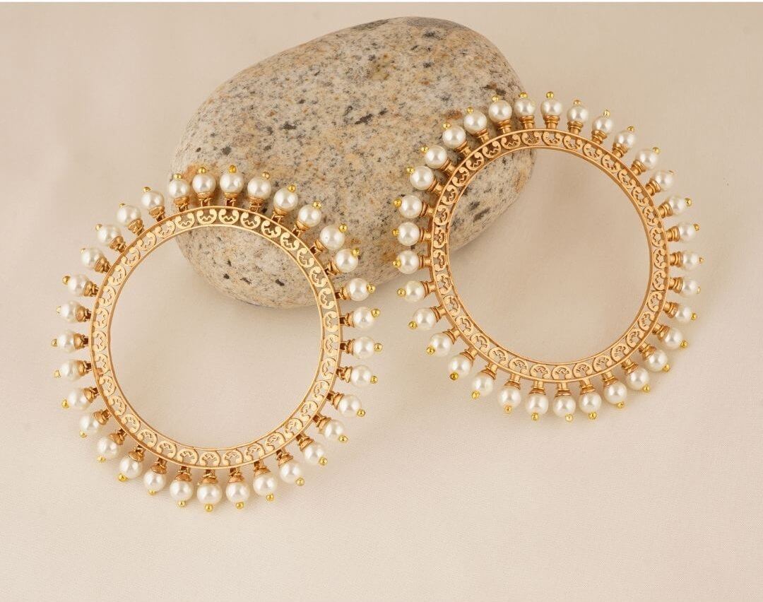 ROUND PEARL GOLD PACHELI BANGLE SET