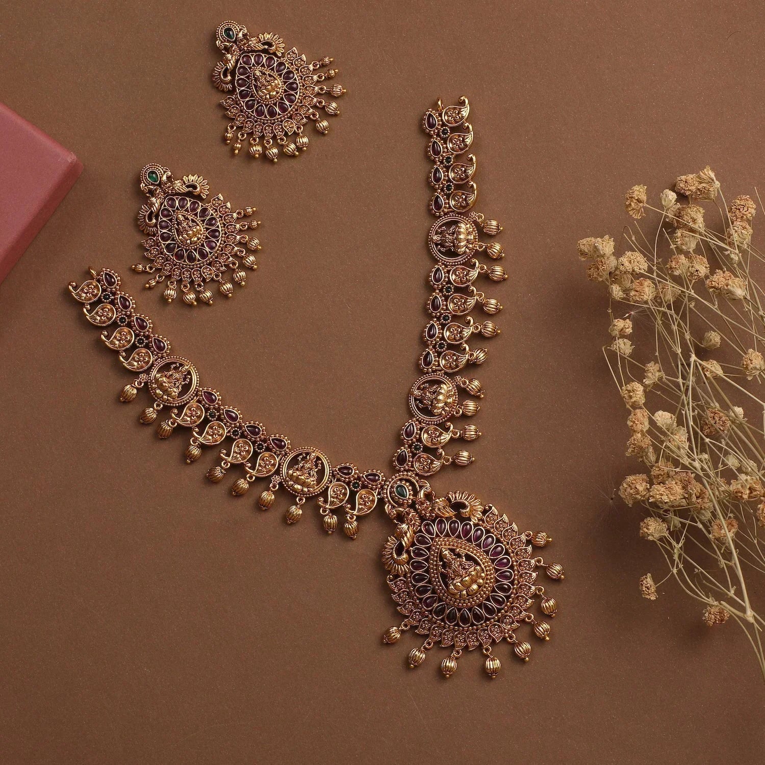 Antique Necklace Set