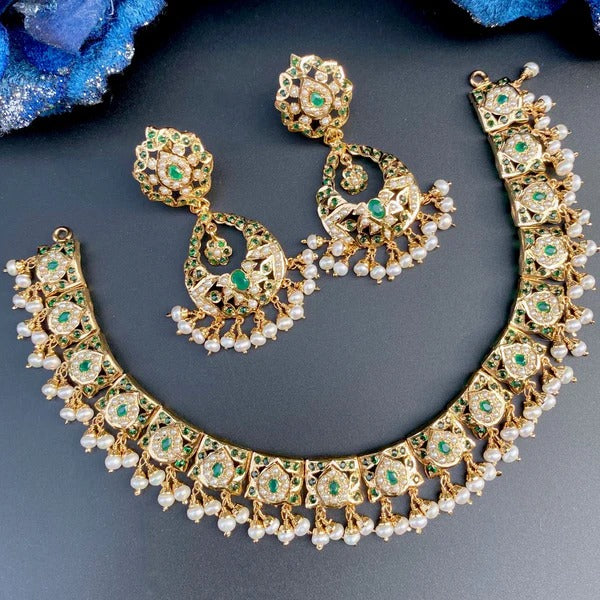 TRADITIONAL INDIAN NECKLACE