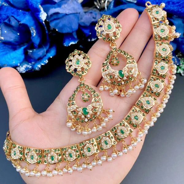 TRADITIONAL INDIAN NECKLACE